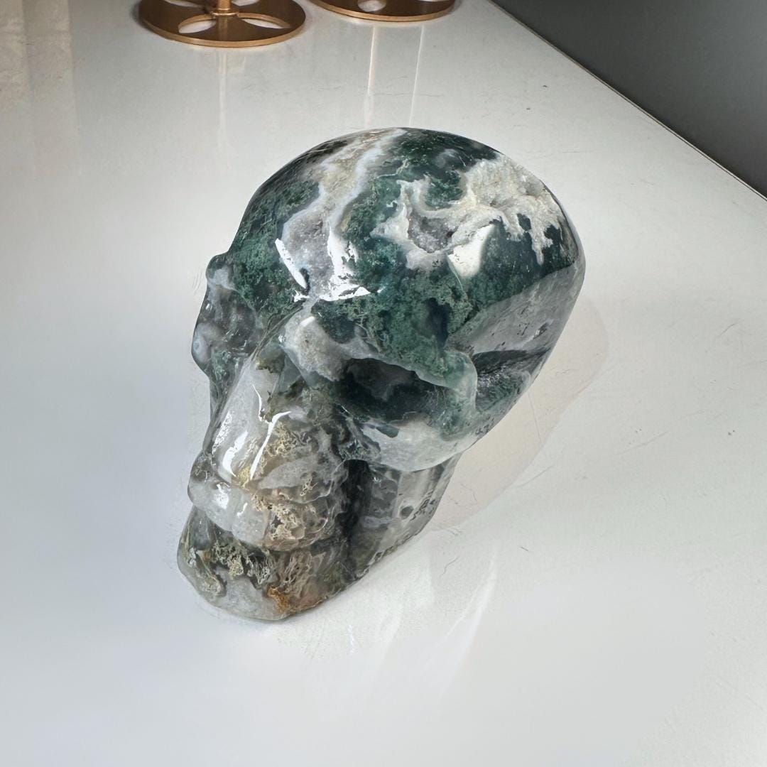 Moss Agate Skull Healing Crystal Druzy Moss Agate Carving Stone Statue Energy Goddess Body Energy Reiki Altar
