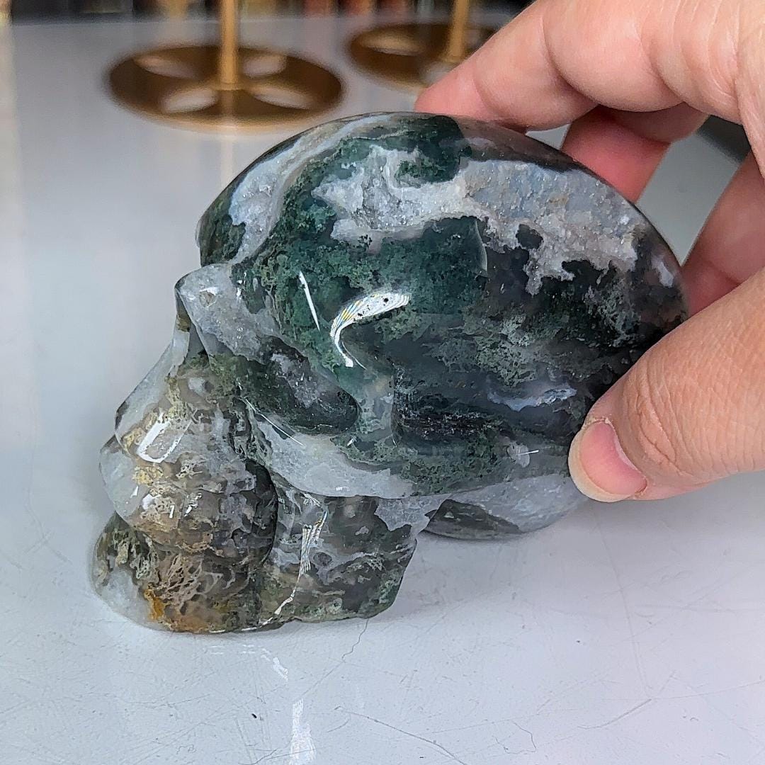 Moss Agate Skull Healing Crystal Druzy Moss Agate Carving Stone Statue Energy Goddess Body Energy Reiki Altar