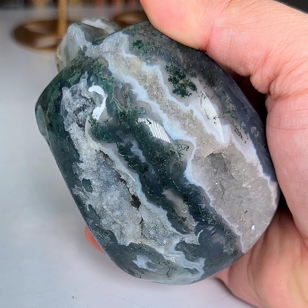 Moss Agate Skull Healing Crystal Druzy Moss Agate Carving Stone Statue Energy Goddess Body Energy Reiki Altar