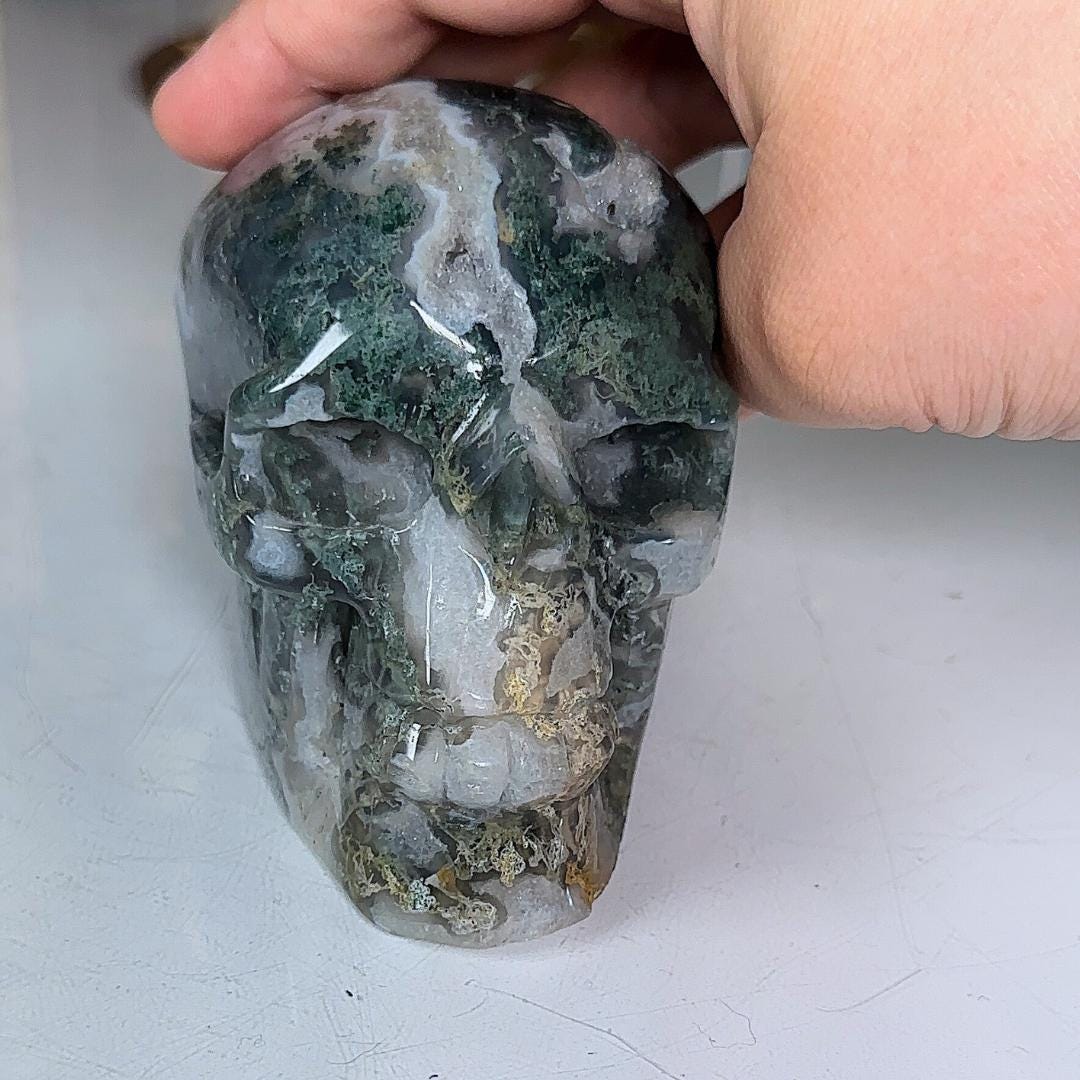 Moss Agate Skull Healing Crystal Druzy Moss Agate Carving Stone Statue Energy Goddess Body Energy Reiki Altar