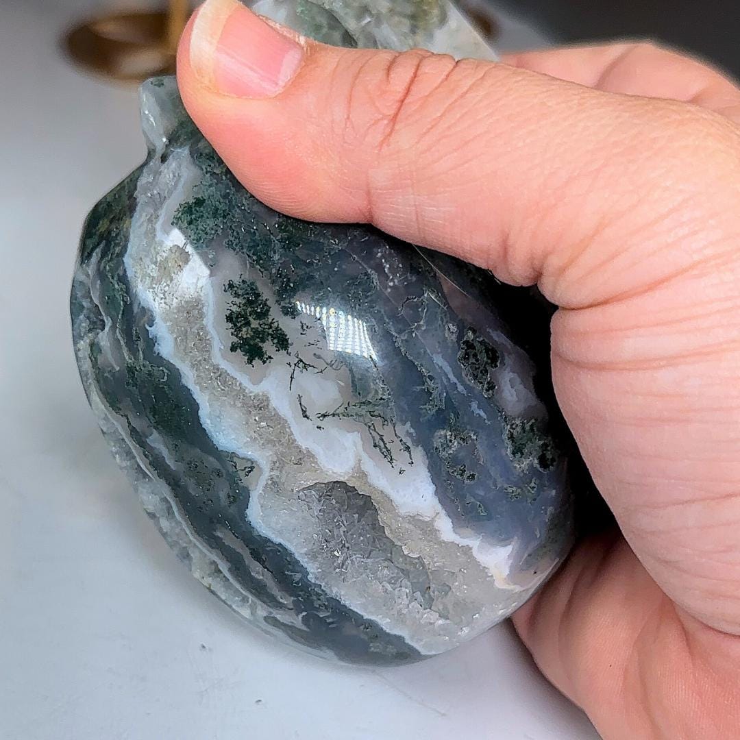 Moss Agate Skull Healing Crystal Druzy Moss Agate Carving Stone Statue Energy Goddess Body Energy Reiki Altar