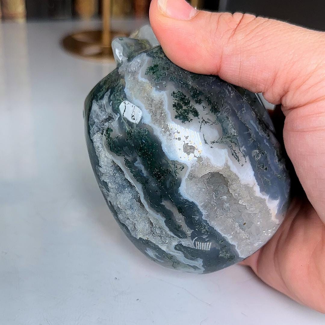 Moss Agate Skull Healing Crystal Druzy Moss Agate Carving Stone Statue Energy Goddess Body Energy Reiki Altar