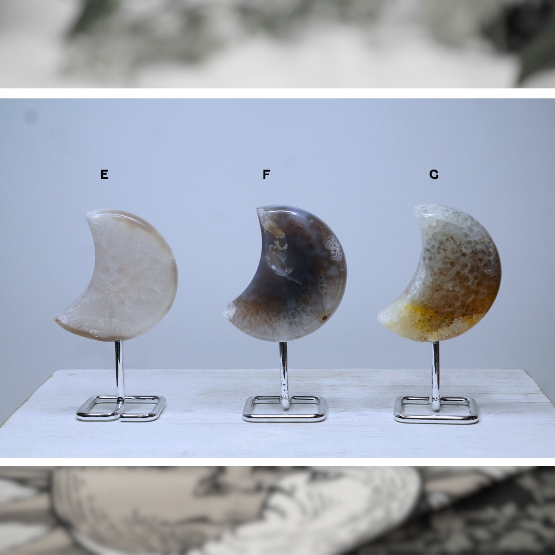 Crystal Agate Large Moon Carving On Stand Banded Stone Mineral Altar Reiki Healing Energy Feng Shui High Quality