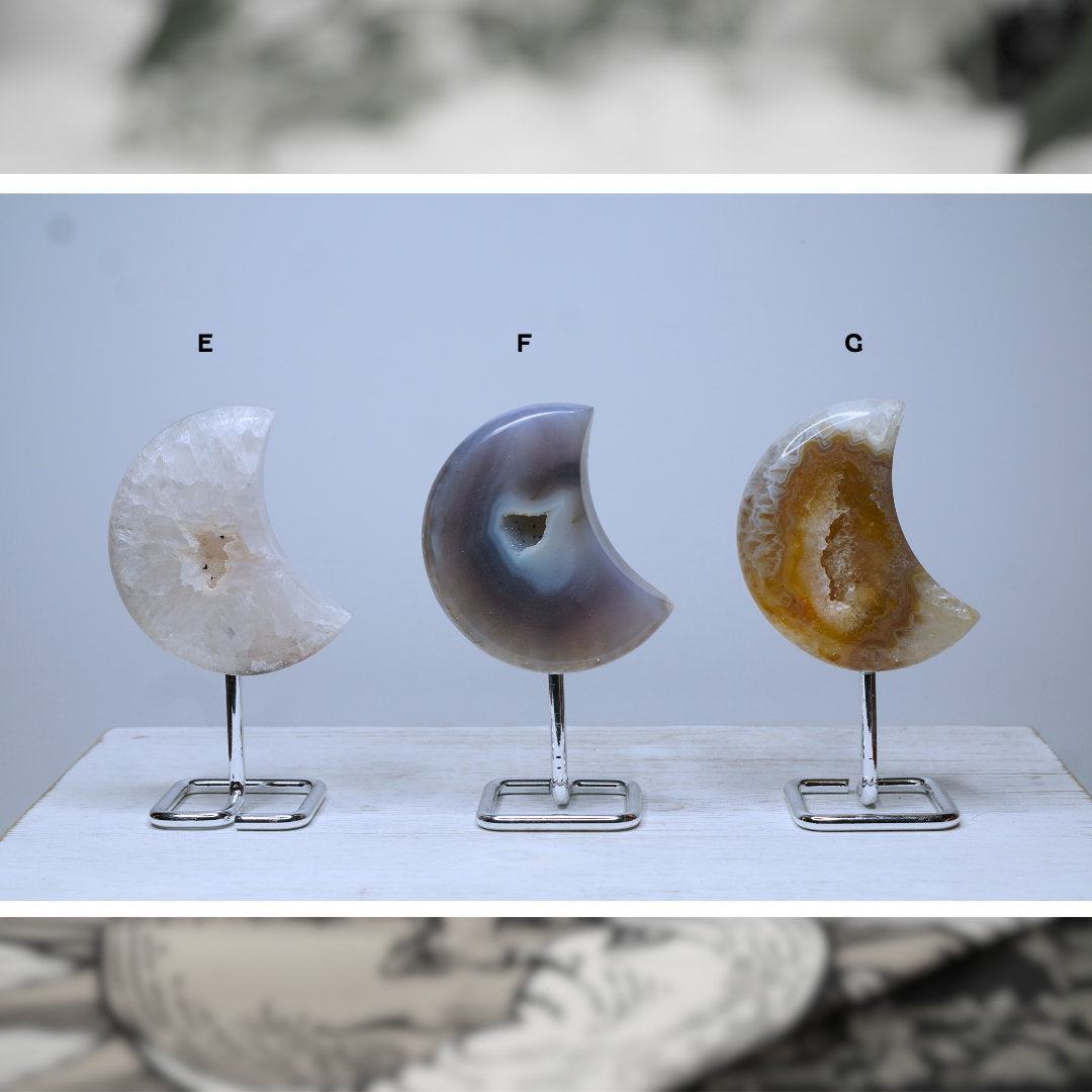 Crystal Agate Large Moon Carving On Stand Banded Stone Mineral Altar Reiki Healing Energy Feng Shui High Quality