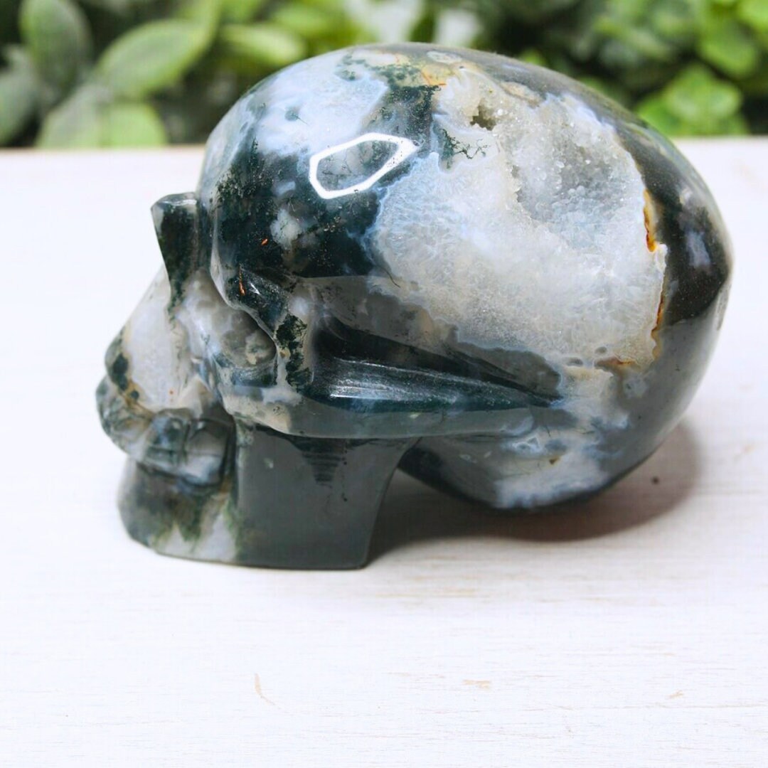 Moss Agate Skull Healing Crystal Druzy Moss Agate Carving Stone Statue Energy Goddess Body Energy Reiki Altar