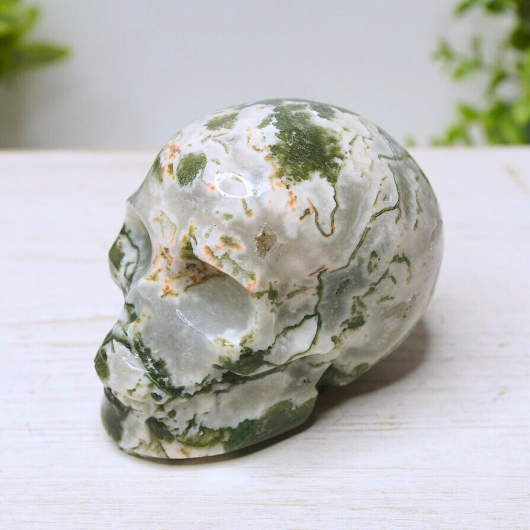 Moss Agate Carving Skull Healing Crystal Energy Goddess Body Energy Reiki Altar Home Decor