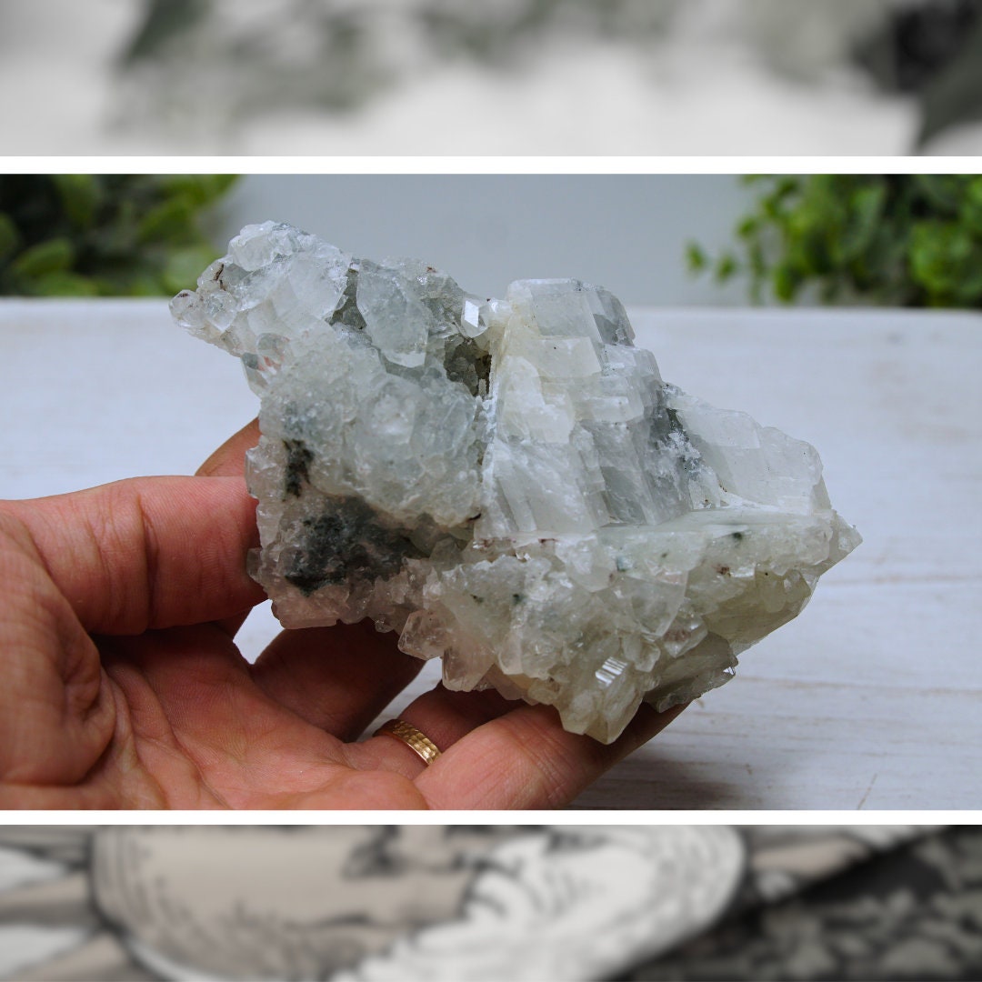 Columnar Benz Calcite Specimen Xianghualing Hunan Province, China